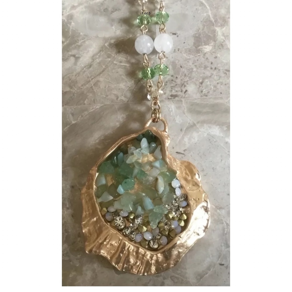 NWT KARMA BELLA Pendant Necklace